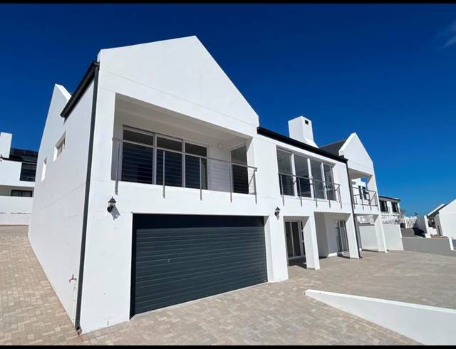 4 BEDROOM HOUSE FOR SALE IN DA GAMA BAY